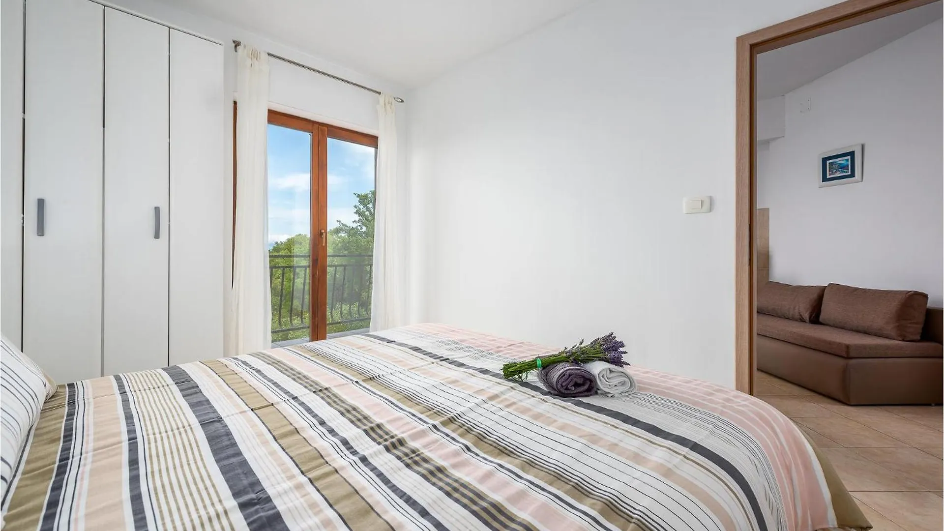 2 Bedroom Beautiful Apartment In Labin Drenje