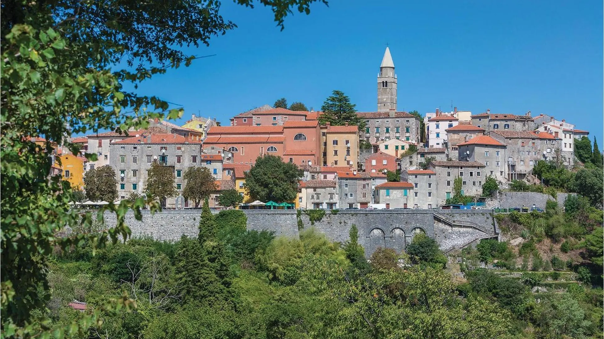 2 Bedroom Beautiful Apartment In Labin Drenje